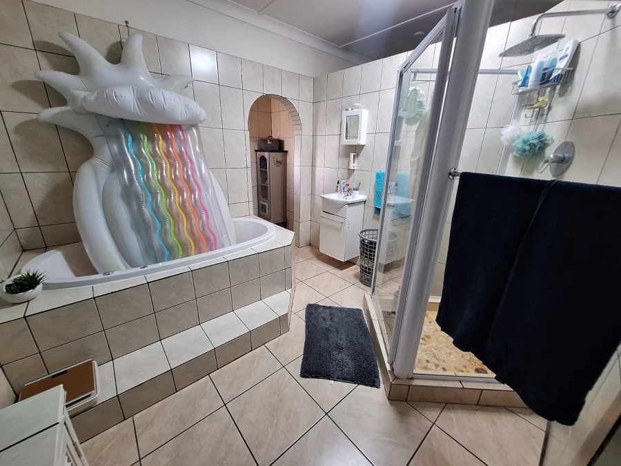 4 Bedroom Property for Sale in Rhodesdene Northern Cape